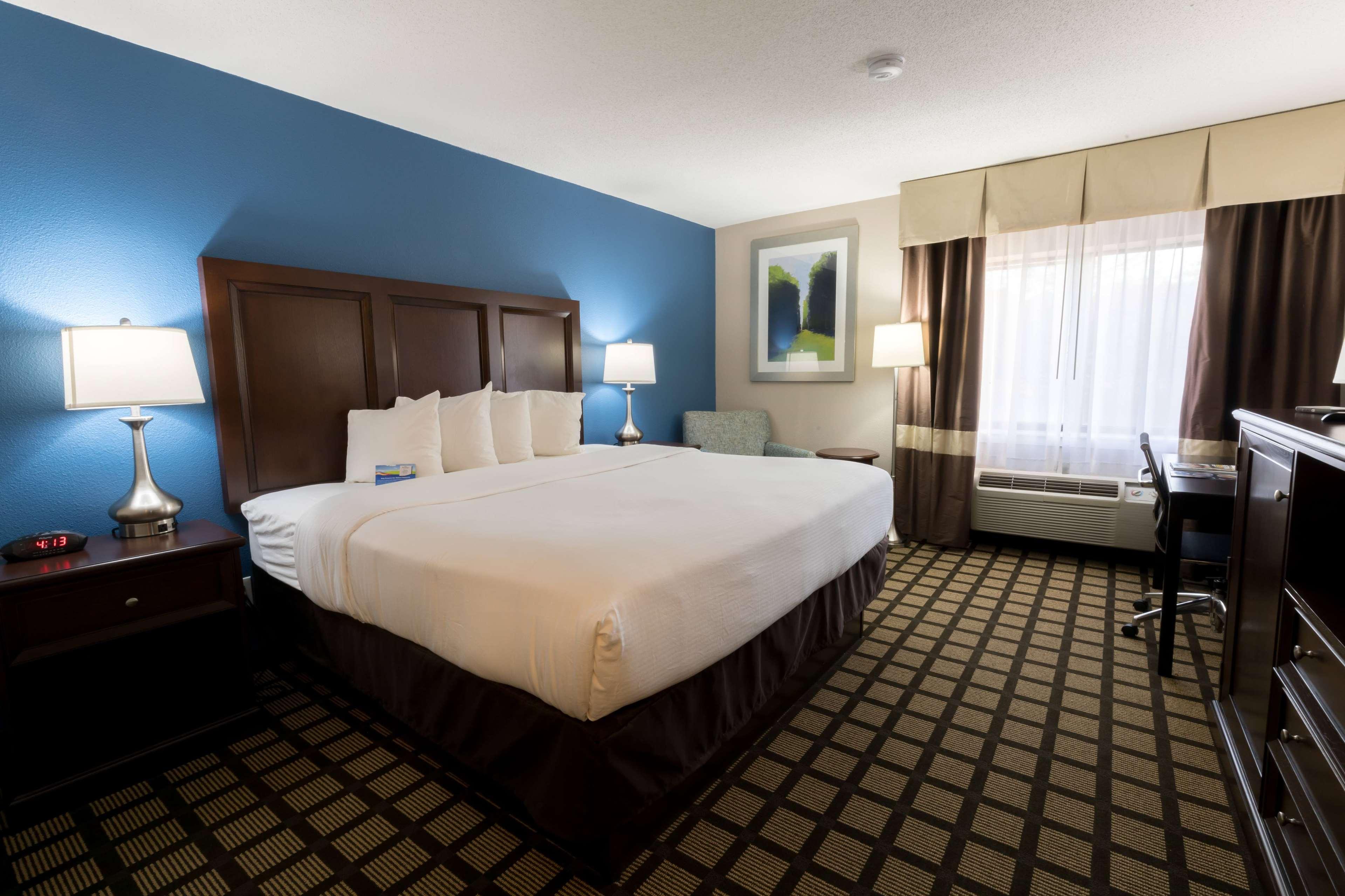 Baymont By Wyndham Detroit Airport/Romulus Hotel Eksteriør billede