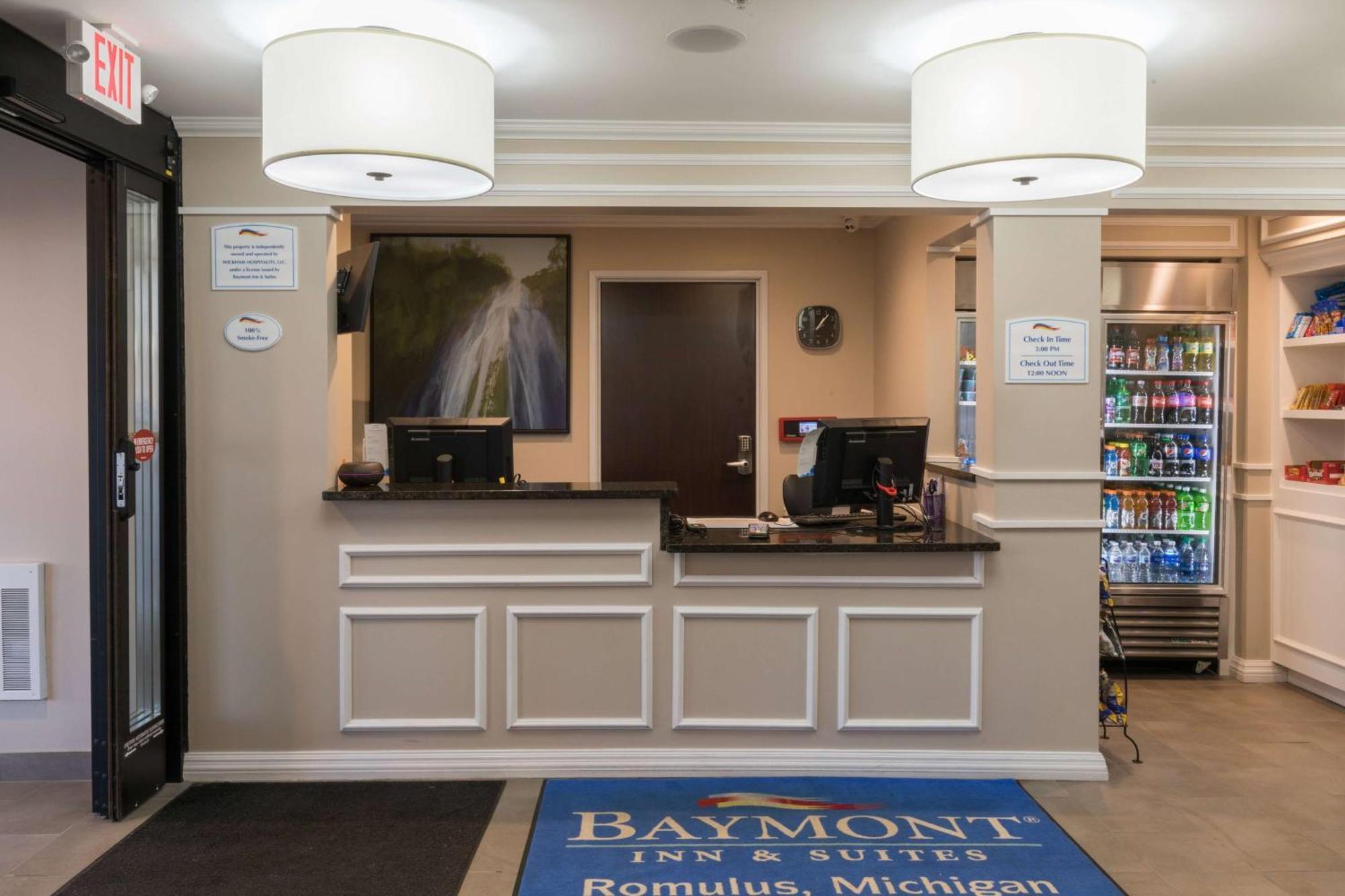 Baymont By Wyndham Detroit Airport/Romulus Hotel Eksteriør billede